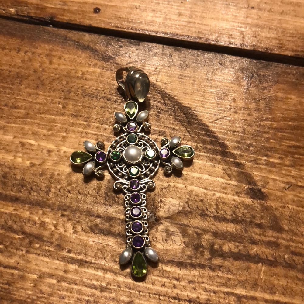 Cross pendant/enhancer